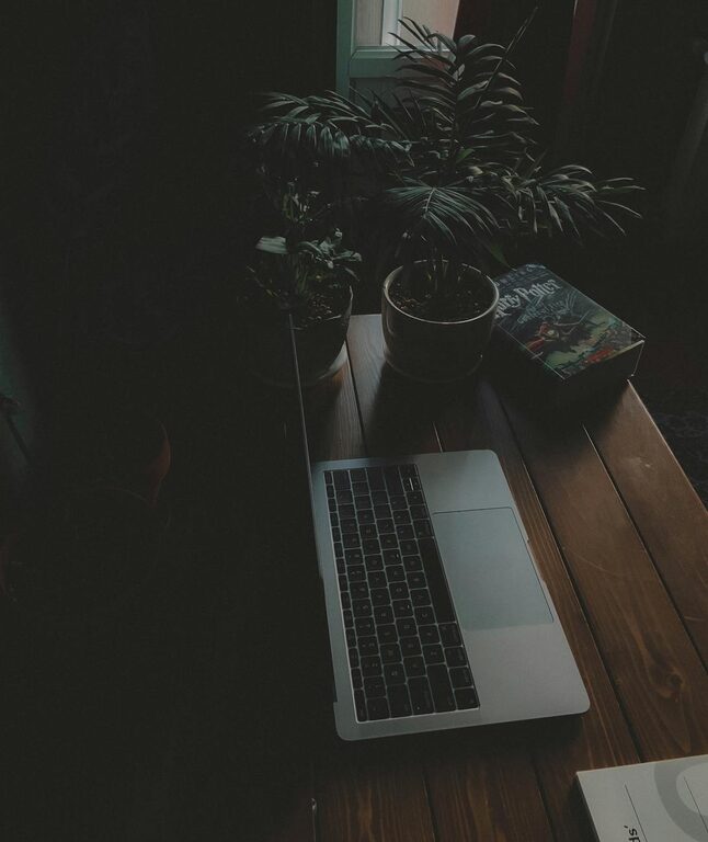 Consejos para organizar un espacio de trabajo en casa cómodo y eficiente